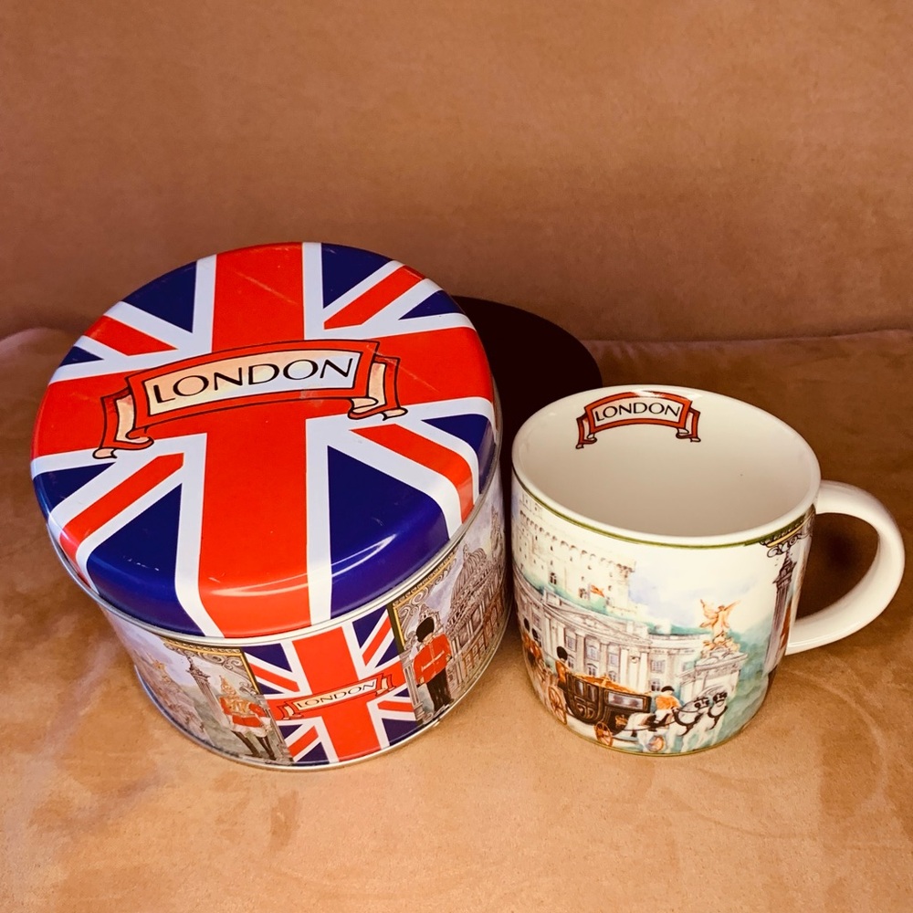 James Sadler London Heritage Horseguards fine China mug with souvenir tin.